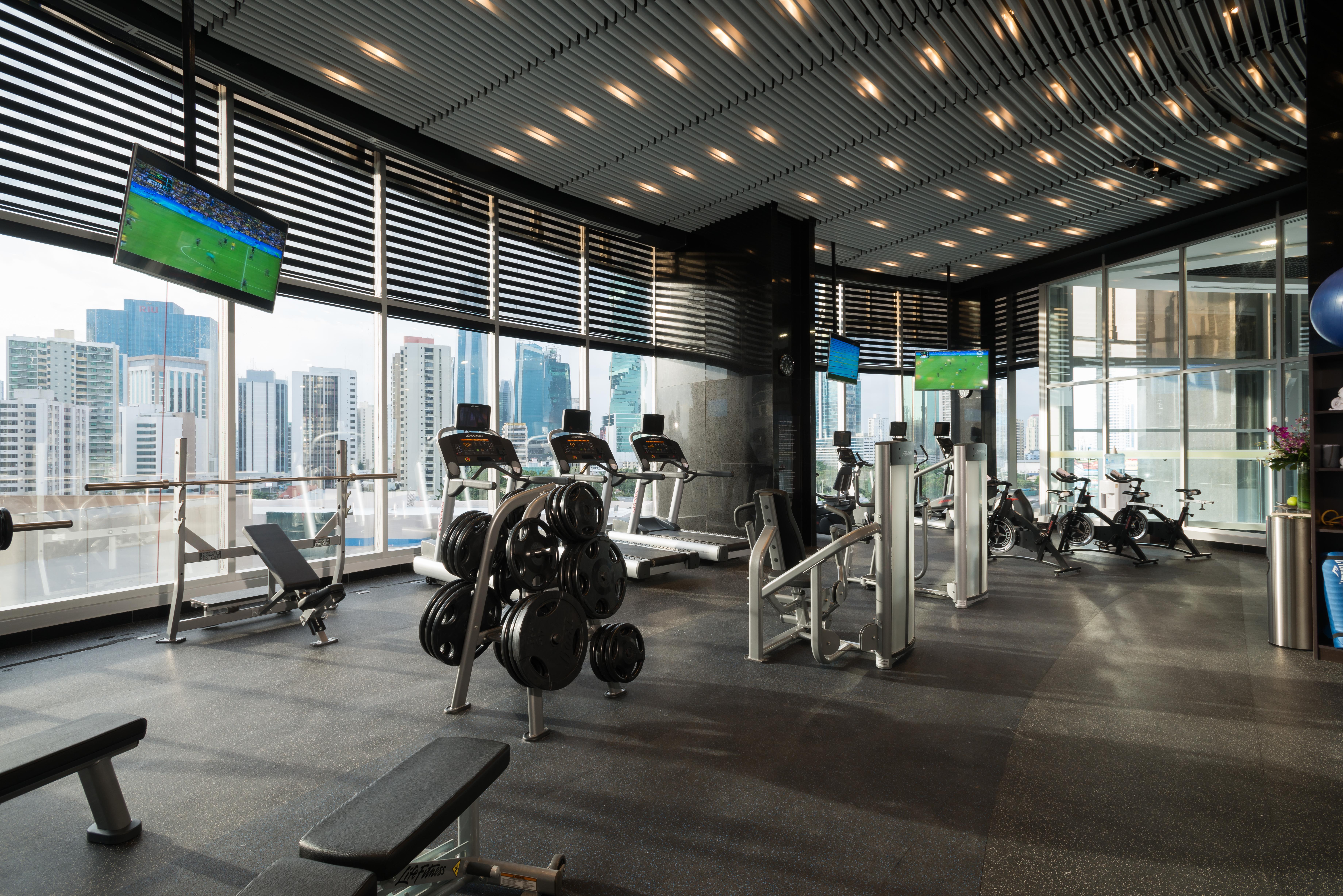 Hotel Las Americas Golden Tower Panama المظهر الخارجي الصورة The gym at the 101 Tower